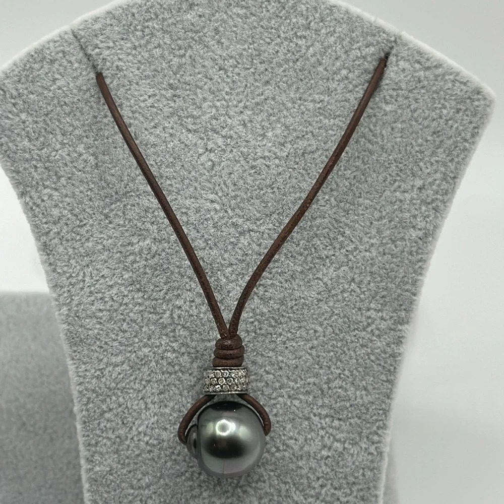 PERLÉ by LOLA real Diamonds pearl necklace​